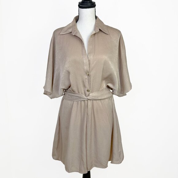 NWOT Collar Button Up Batwing Sleeve Romper - Picture 1 of 3